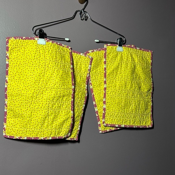 Red and Yellow Floral Handmade Quilted Placemats - Picture 4 of 4